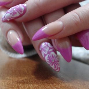 Model - BruneteBBW heels