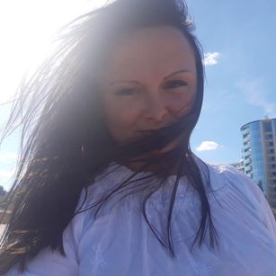 Model - Ladyy Merlin brunette