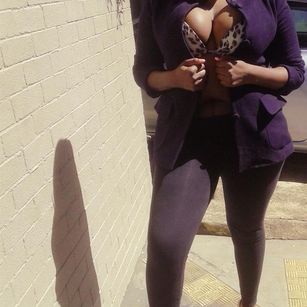 Model - Hardnipples bigboobs