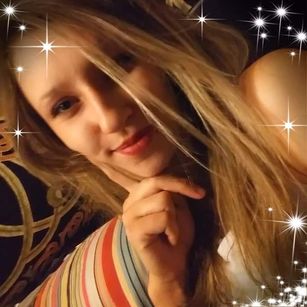 Model - Tiffany lace naive