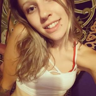 Model - Tiffany lace flirty