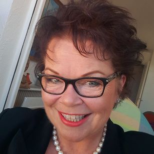 Model - Madam Paris findom