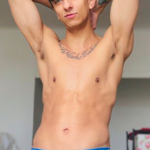 Model - Alan Do Oro gaybottom