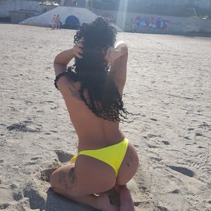 Model - juliasin bigtits