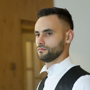 Model - Herald Ford oil