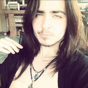 Model - DorianGrey greeneyes