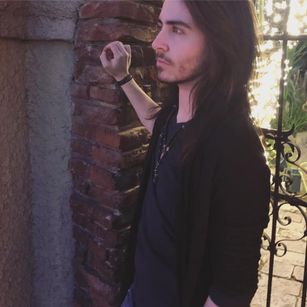 Model - DorianGrey psychic