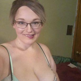 Model - Lori Lovely squirt