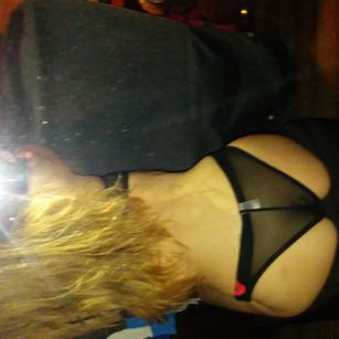 Model - ShinyJewels curious