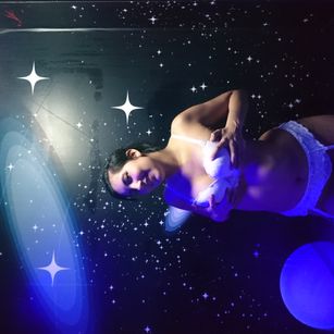 Model - Carrylatina latina