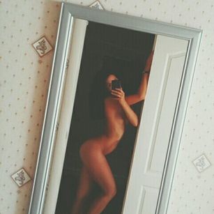 Model - AlexSquirts dirtytalk