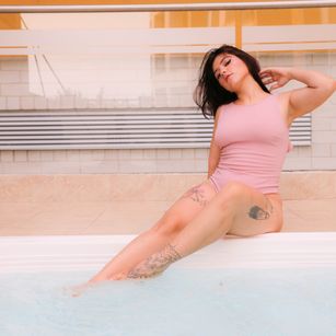 Model - Sari Mar misstres