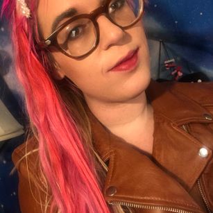 Model - FreakyFunFeline submissive