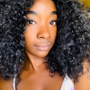 Model - Evie Saint horny