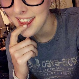 Model - Makayla lesbian