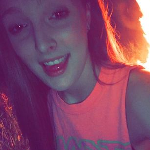 Model - Makayla masturbating