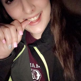 Model - Makayla lesbian