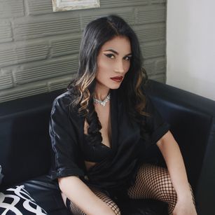 Model - LailaSuarez fetish