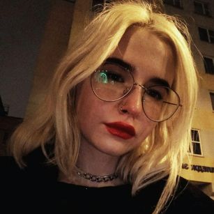 Model - ChloeKrestall tits