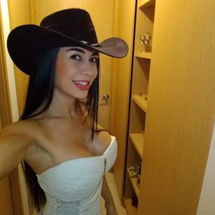 Model - Karol Meyer blowjob