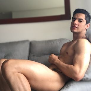 Model - Angel Stonne logitech