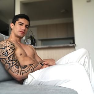 Model - Angel Stonne home