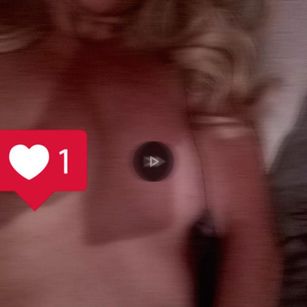 Model - Vanessa James smart