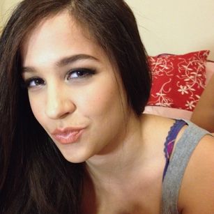 Model - KodiKarlyle feet