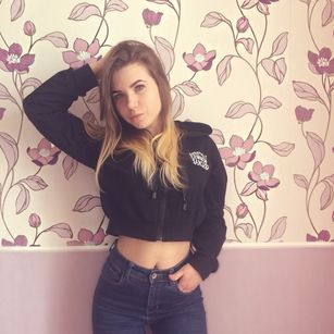 Model - Anabel bigtits