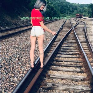 Model - mistressmolly1911 American