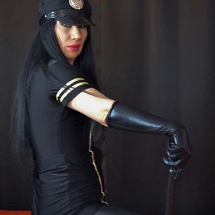 Model - AsteraBlack stroke