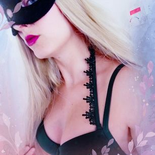 Model - Elite Rose highheels