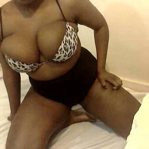 Model - Hardnipples hairypussy