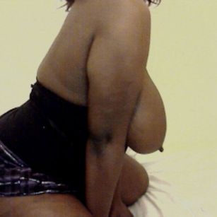 Model - Hardnipples hairypussy