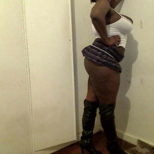 Model - Hardnipples hairypussy