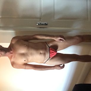 Model - poppersNsmash play