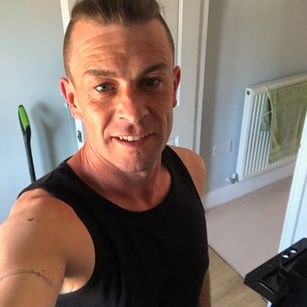 Model - poppersNsmash play