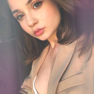 Model - Elizabet pussyplay