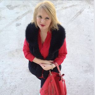 Model - zarinahot longlegs