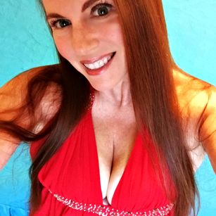 Model - Nikki Nevada toys