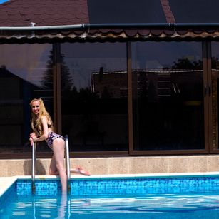 Model - KarenHerrera oil