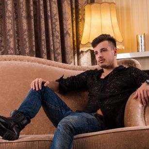 Model - PrinceRoyce bigballs