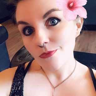 Model - Goddess Gwen ass