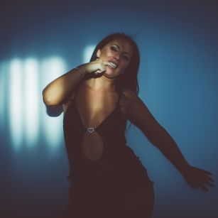 Model - EdenRaeEvie oil