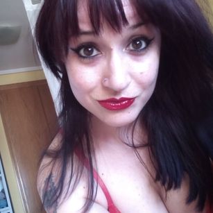 Model - FunkieAngie feet
