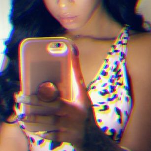 Model - Eva Jonez American