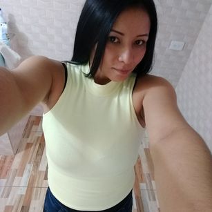 Model - emilyjones shaved