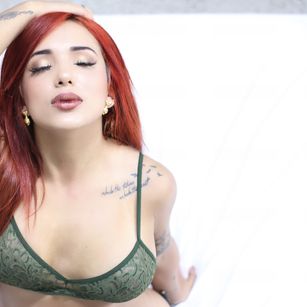 Model - Natalie Spring blowjob