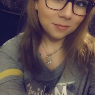 Model - Michelle Klieo camgirl