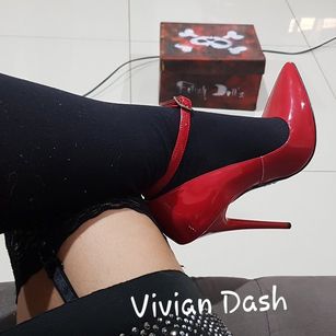 Model - Vivian Dash ANAL QUEEN toy